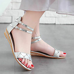 Модные босоножки в 2022-2023 году: модные тенденции