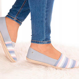 С чем носить женские слипоны в 2022-2023 году