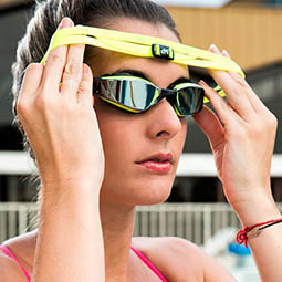 Как правильно подобрать очки для плавания в бассейне